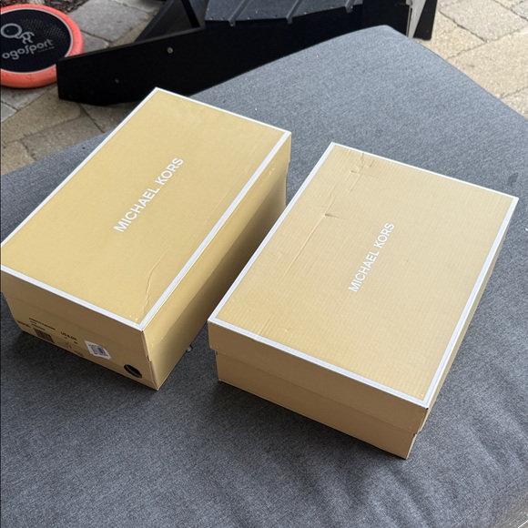 Michael Kors Gold Shoe Box Set - Picture 1 of 1